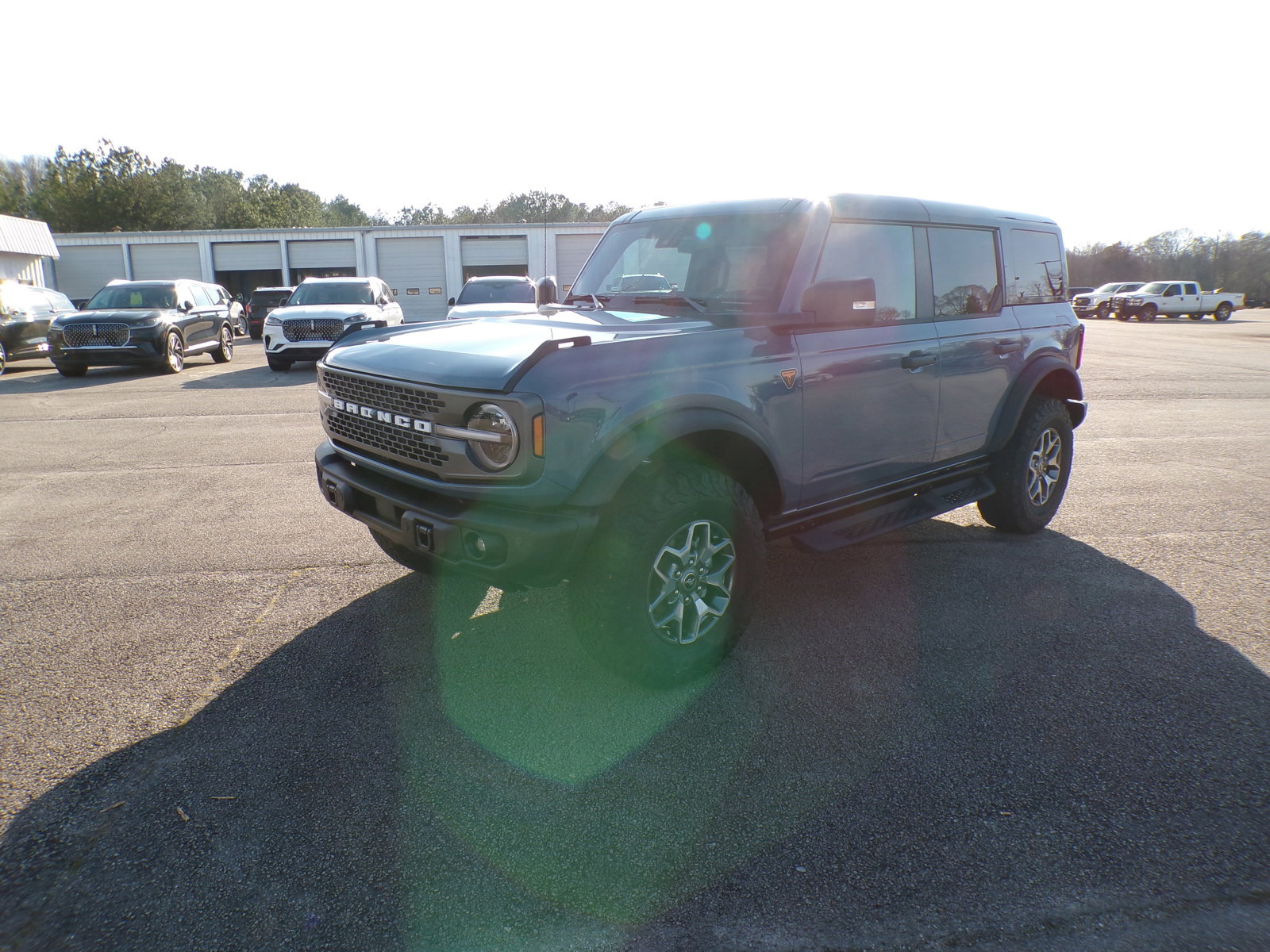 2025 Ford Bronco Badlands photo 3