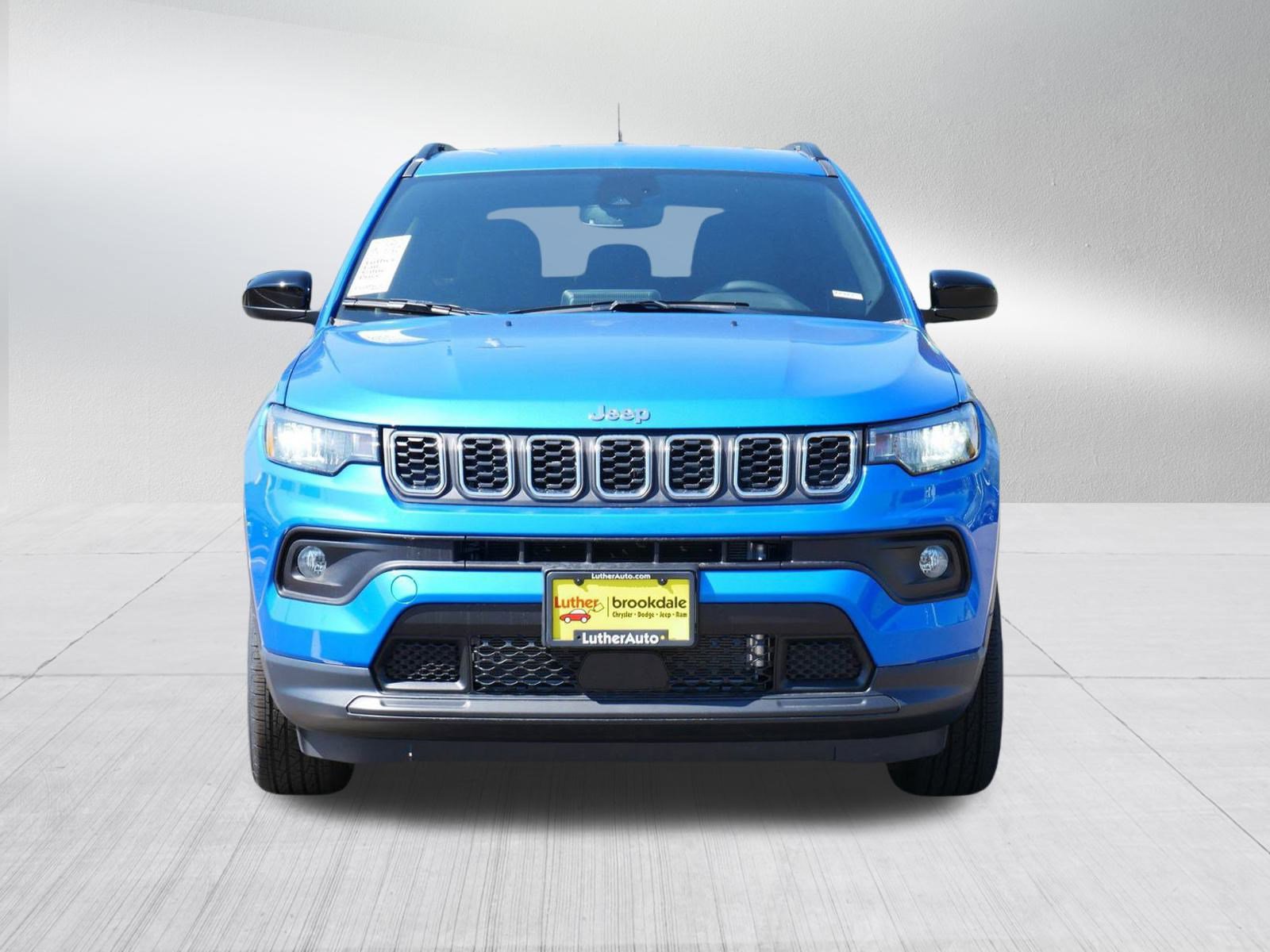 2025 Jeep Compass Latitude photo 2