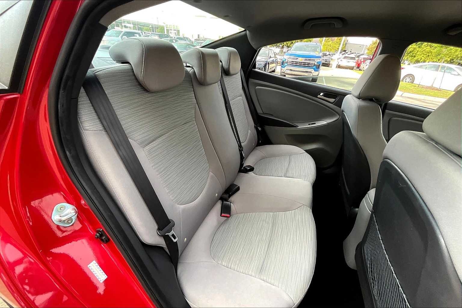 2016 Hyundai Accent SE photo 18