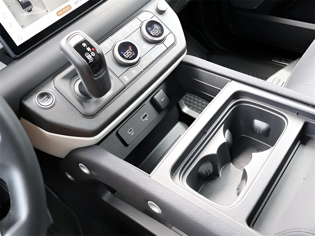 2022 Land Rover Defender 90 X-Dynamic S photo 24