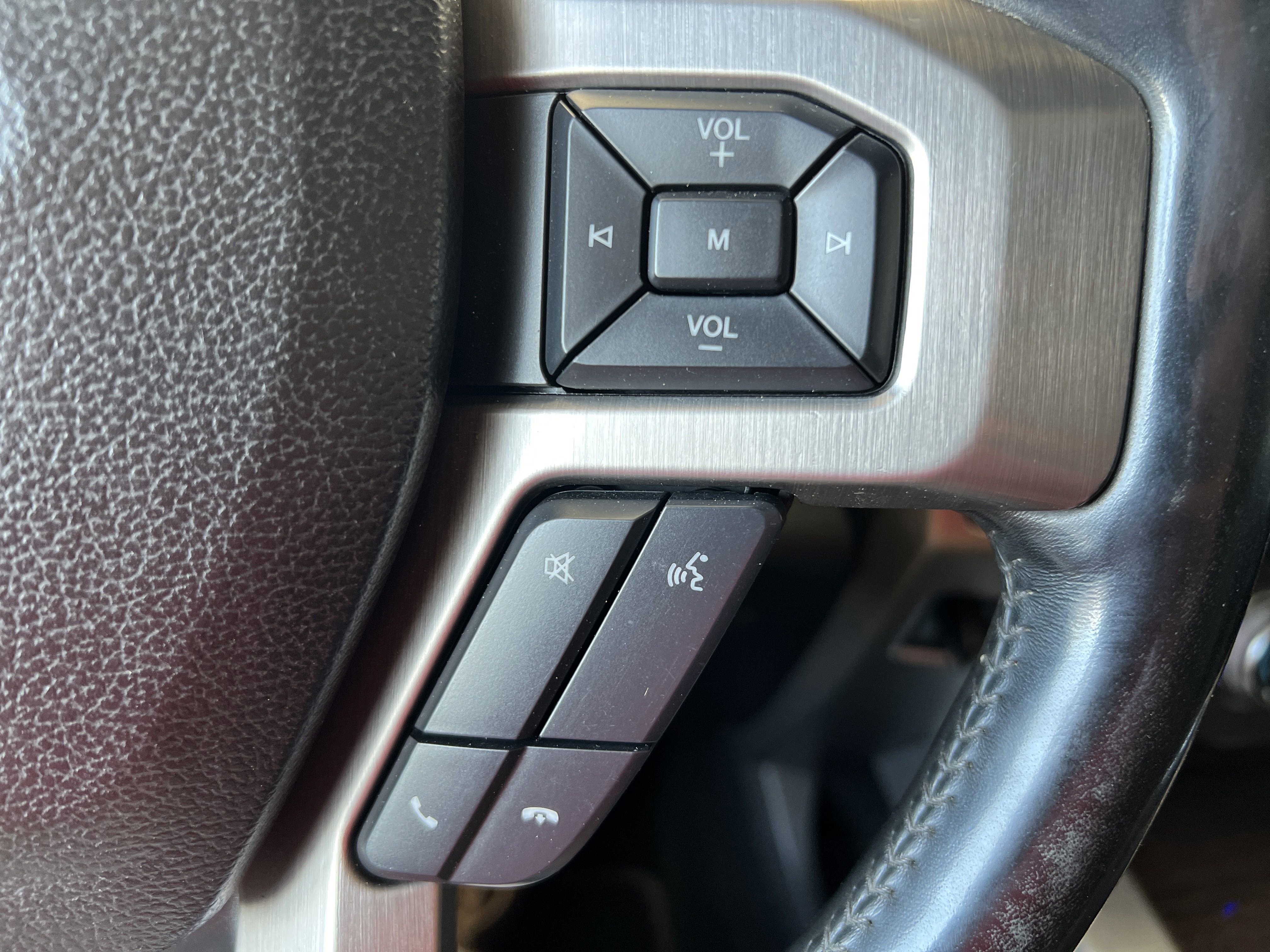 2017 Ford F-250 Platinum photo 16