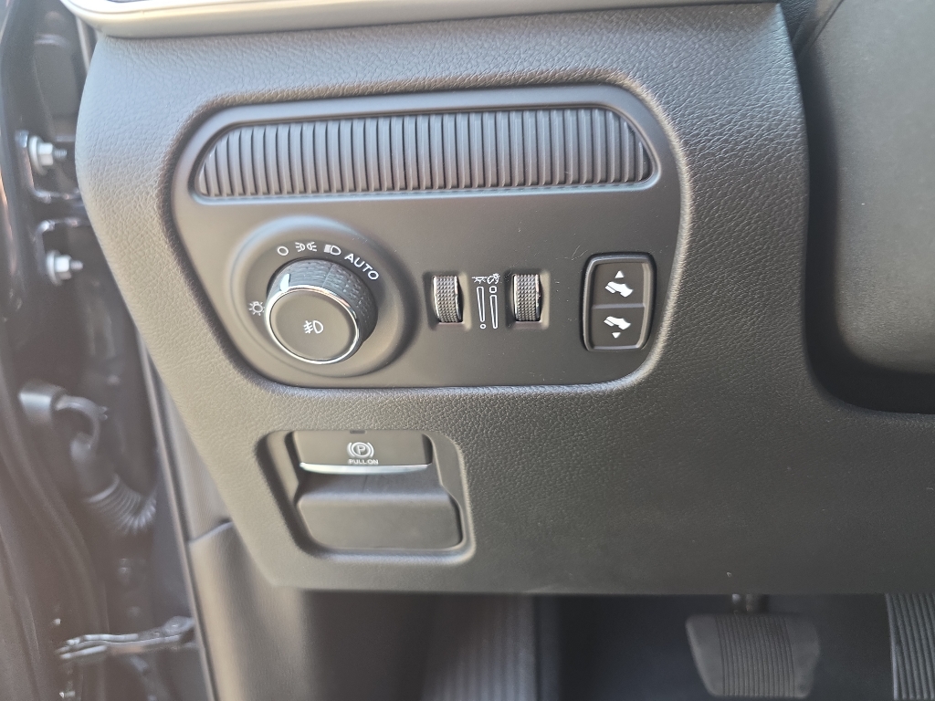 2024 Jeep Wagoneer L Series II photo 16