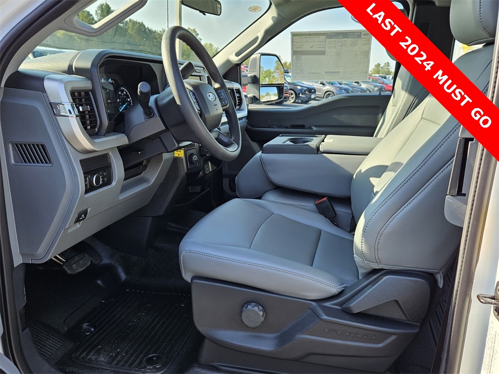 2024 Ford F-350 XL photo 5