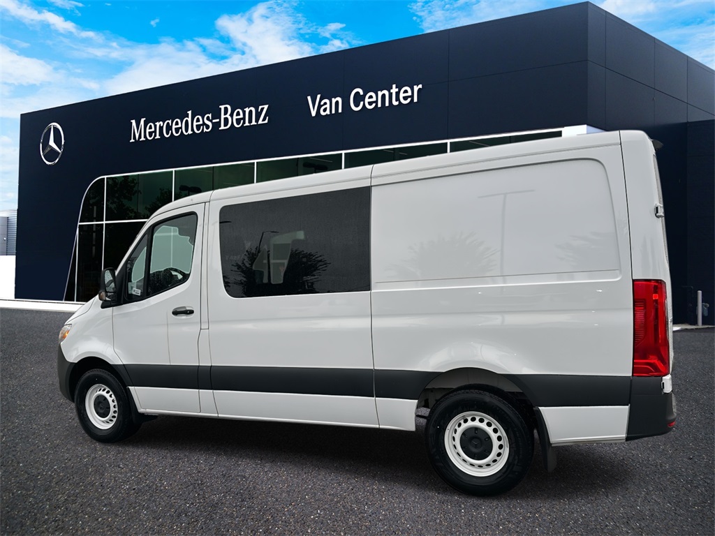 2026 Mercedes Benz Sprinter Crew Van photo 4
