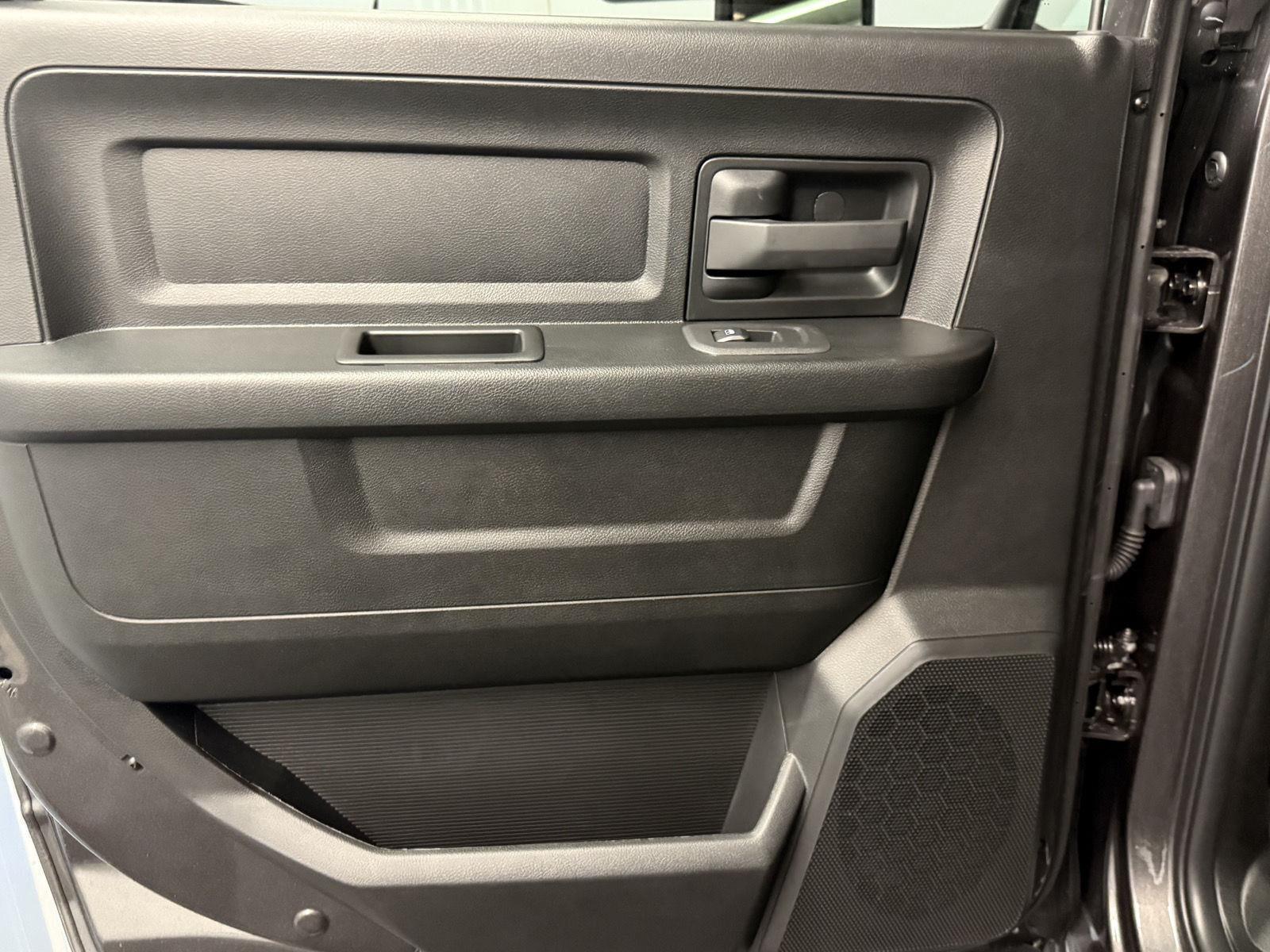 2026 Ram 2500 Tradesman photo 21