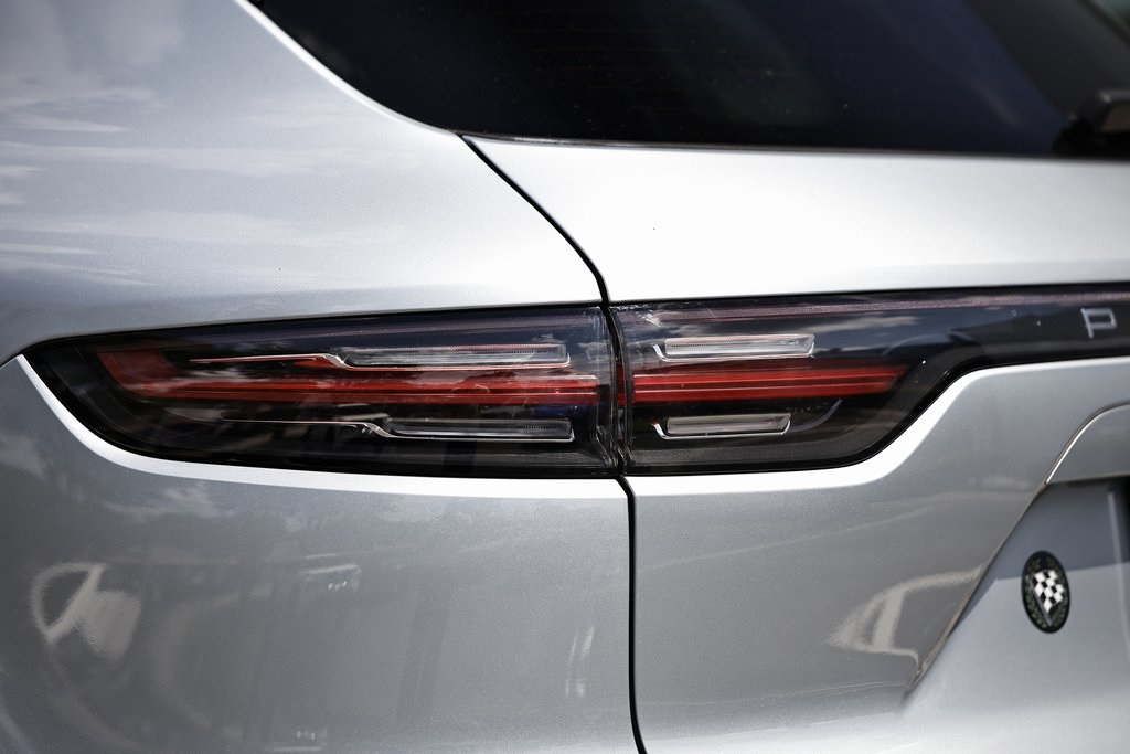 2022 Porsche Cayenne Base photo 14