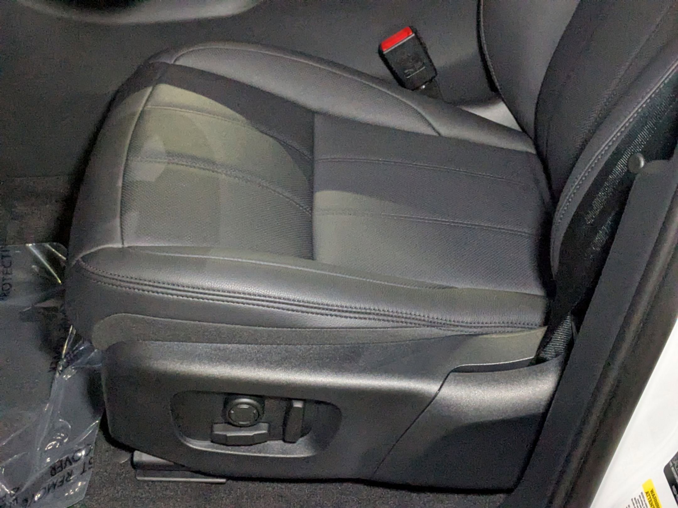 2026 Land Rover Range Rover Evoque S photo 4