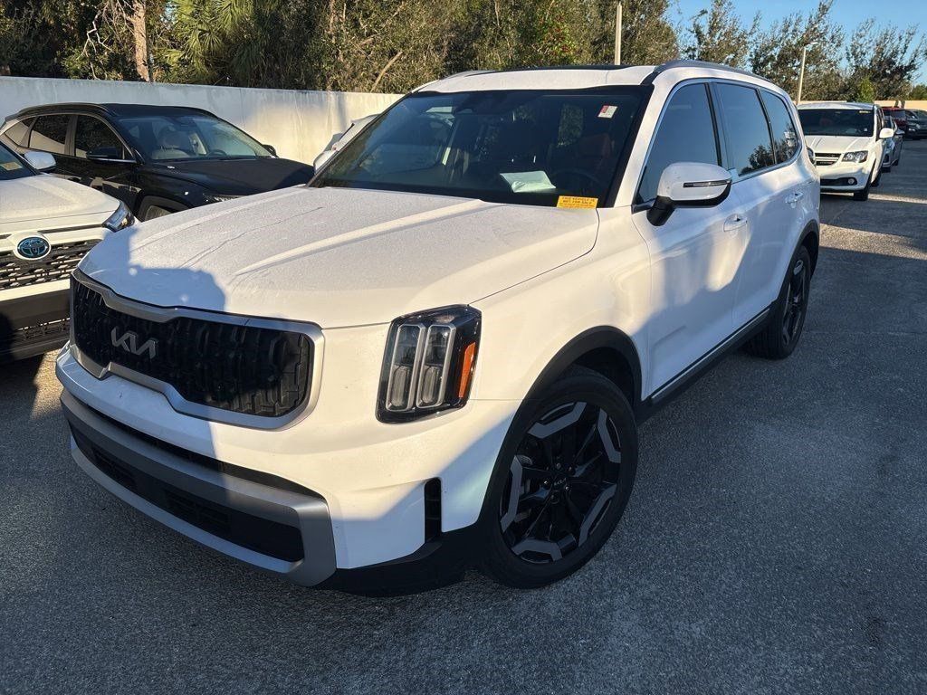 2023 Kia Telluride EX's photo
