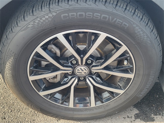 2021 Volkswagen Tiguan R-Line Black SEL photo 8