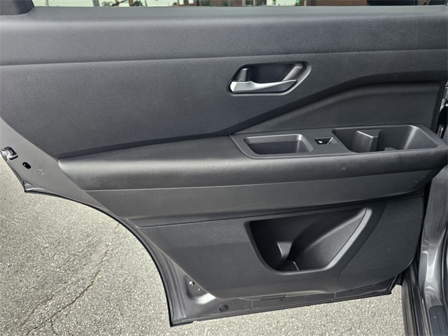 2022 Nissan Pathfinder SV photo 12