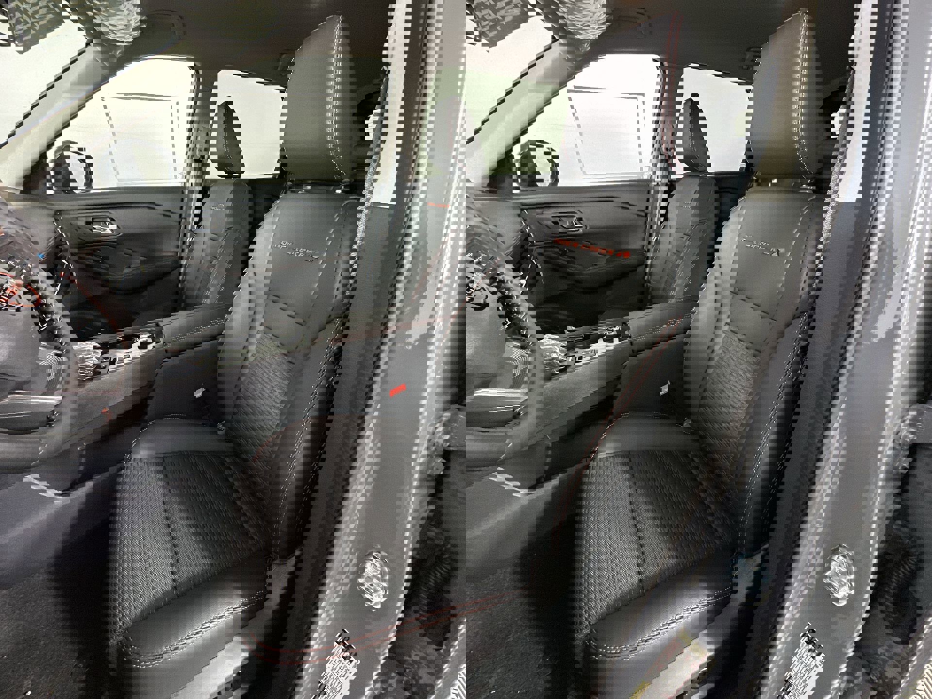 2025 Nissan Rogue SV photo 2