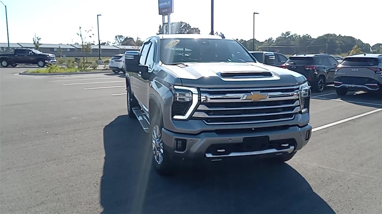 2024 Chevrolet Silverado 2500HD High Country photo 3