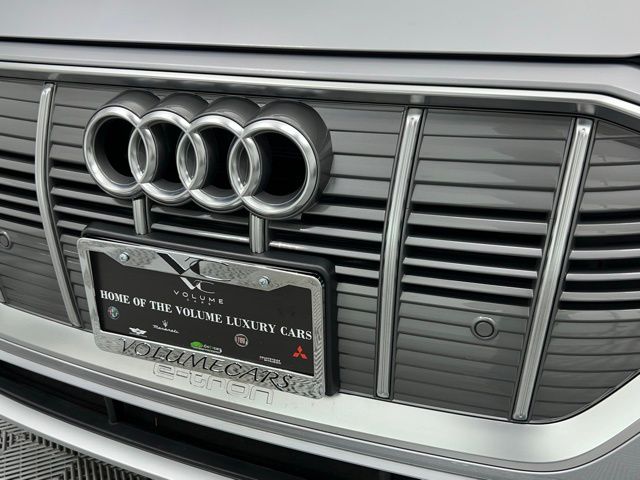 2022 Audi e-tron Premium Plus photo 5