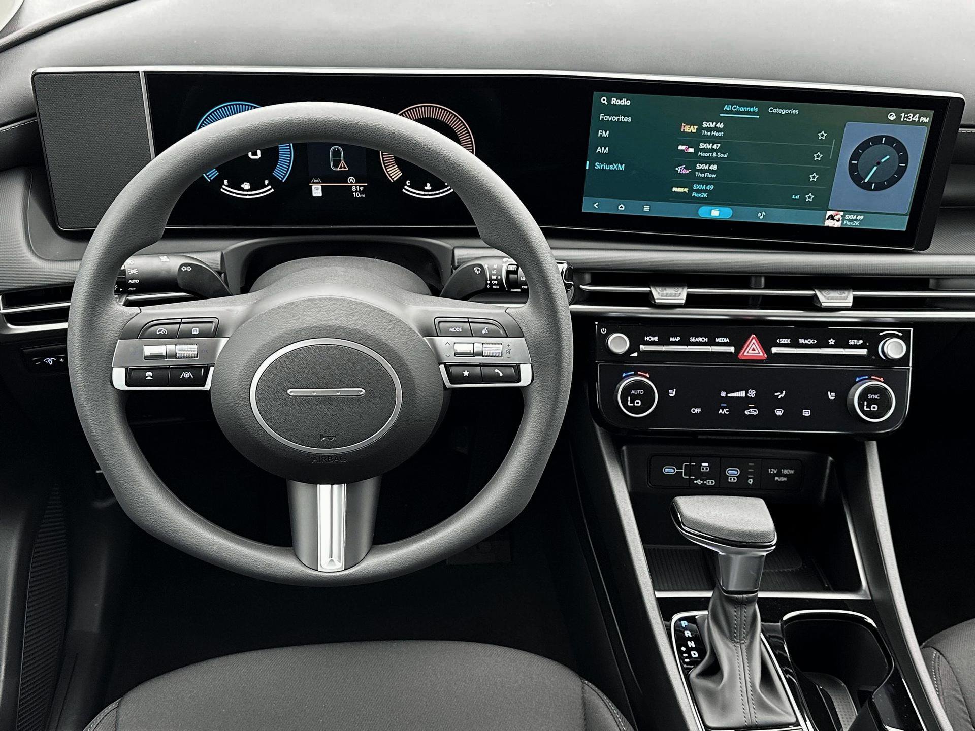 2025 Hyundai Tucson SEL photo 17
