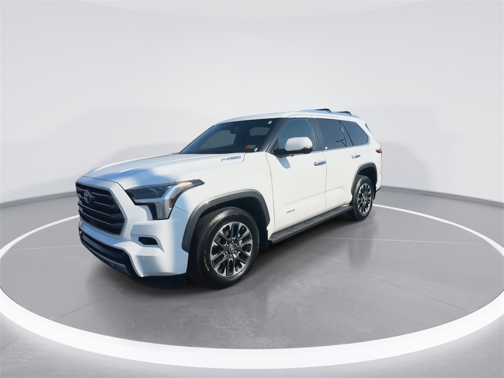 2025 Toyota Sequoia Platinum photo 3