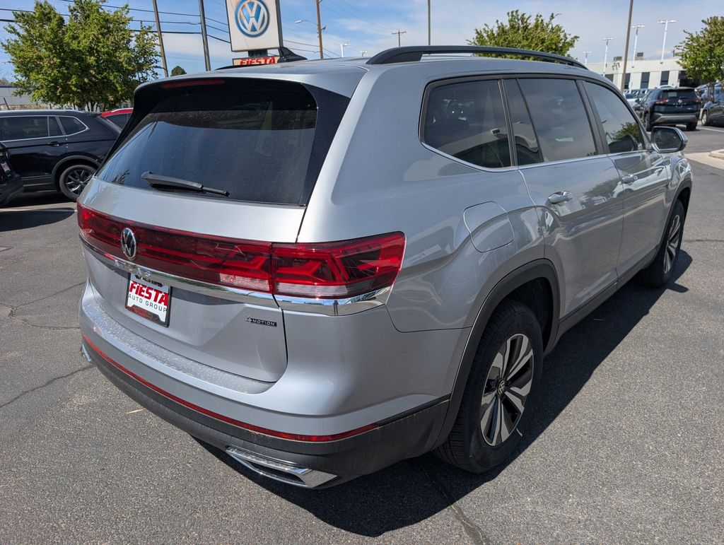 2025 Volkswagen Atlas SE photo 4