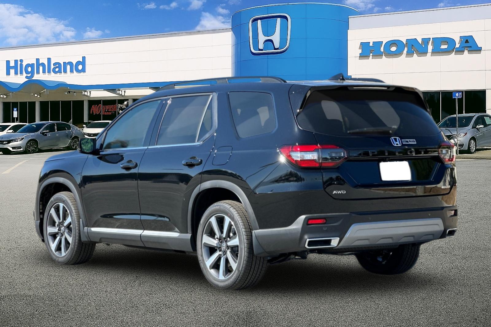 2025 Honda Pilot Touring photo 3