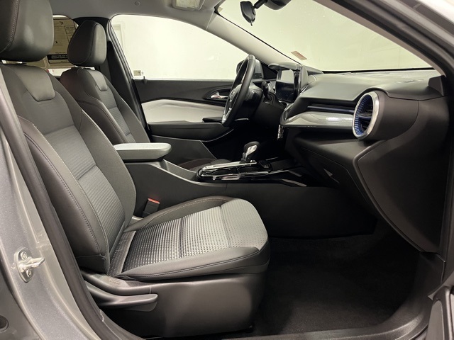 2024 Chevrolet Trax LT photo 17