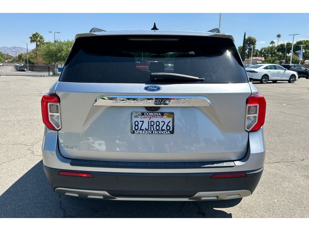 2021 Ford Explorer XLT photo 2