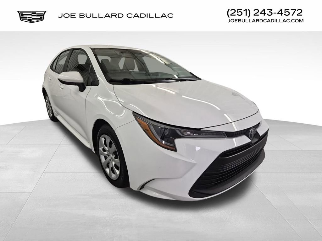 2023 Toyota Corolla LE's photo