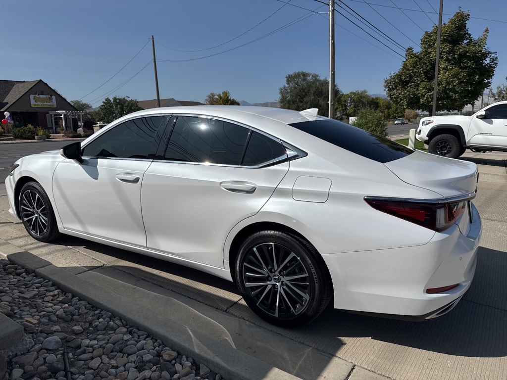 2024 Lexus ES 350 Premium photo 5