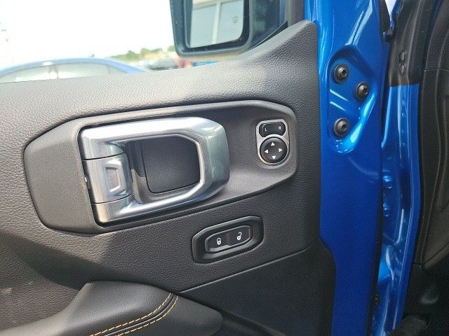 2024 Jeep Wrangler Sahara photo 10
