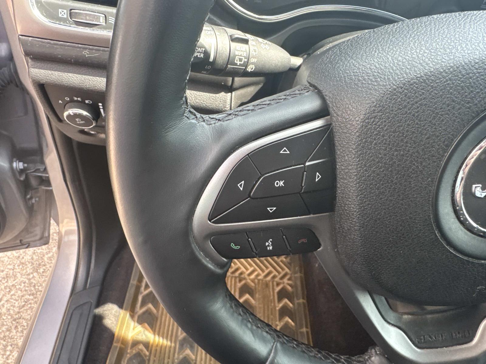 2018 Jeep Grand Cherokee Laredo E photo 21