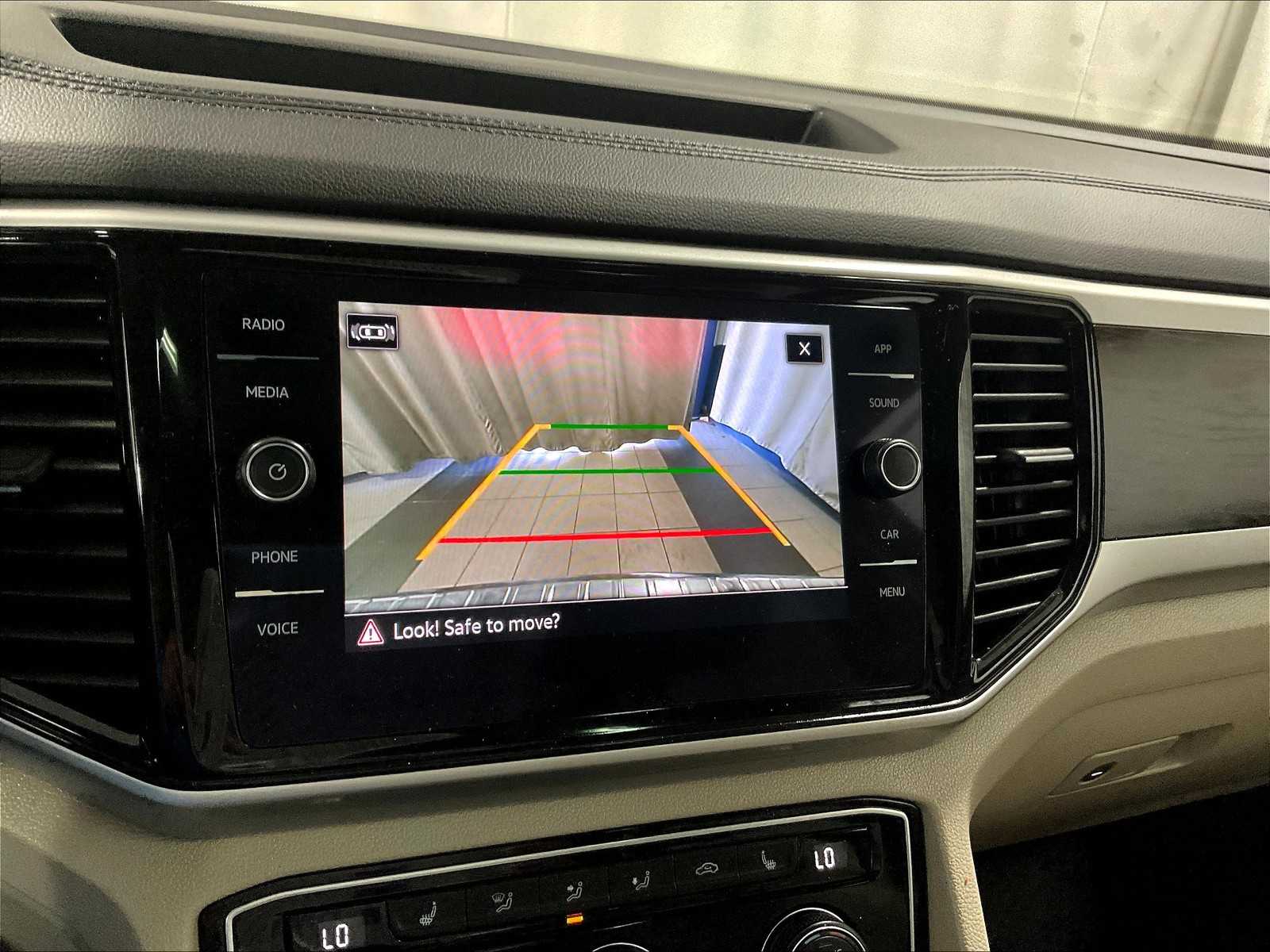 2022 Volkswagen Atlas V6 SE Technology photo 16