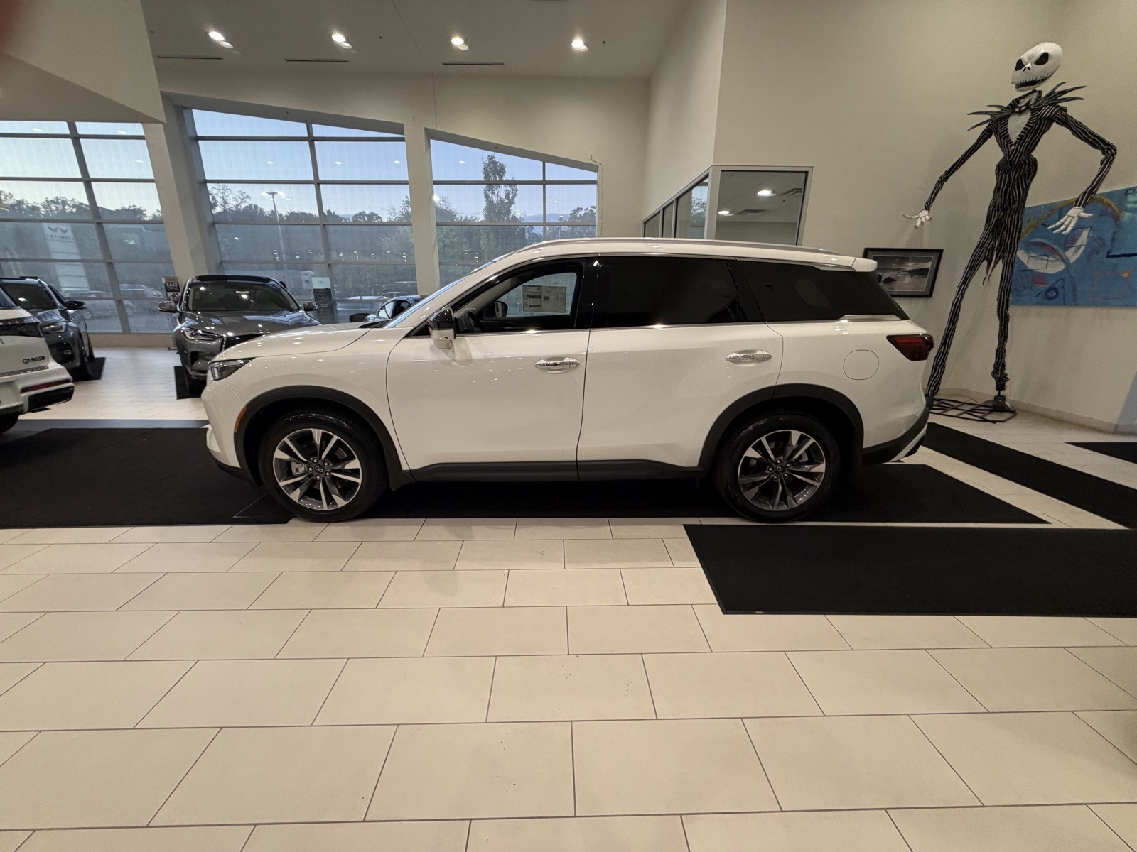 2025 Infiniti QX60 Luxe AWD photo 4