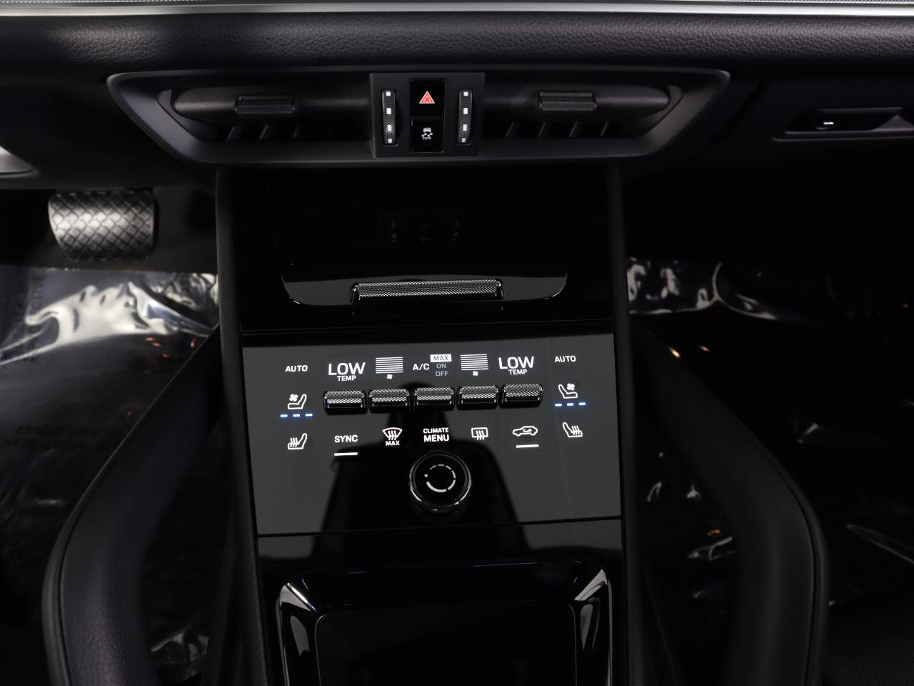 2025 Porsche Cayenne Coupe photo 14