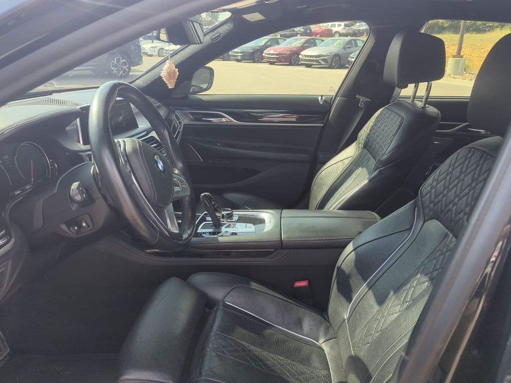 2019 Bmw 750i Sedan photo 13
