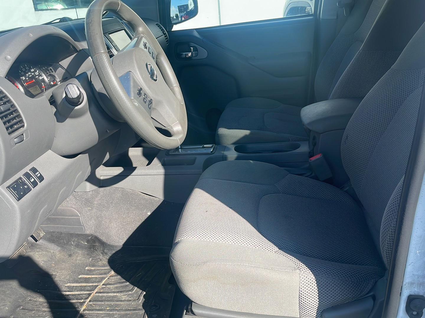 2019 Nissan Frontier SV photo 6