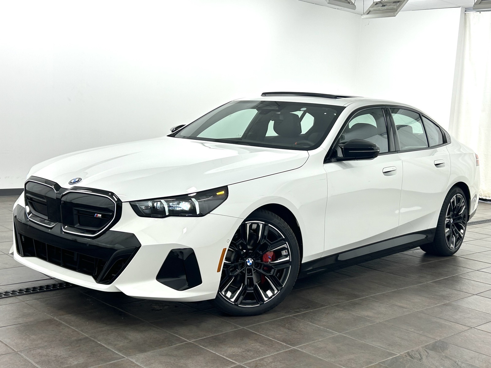 2025 BMW i5 M60's photo