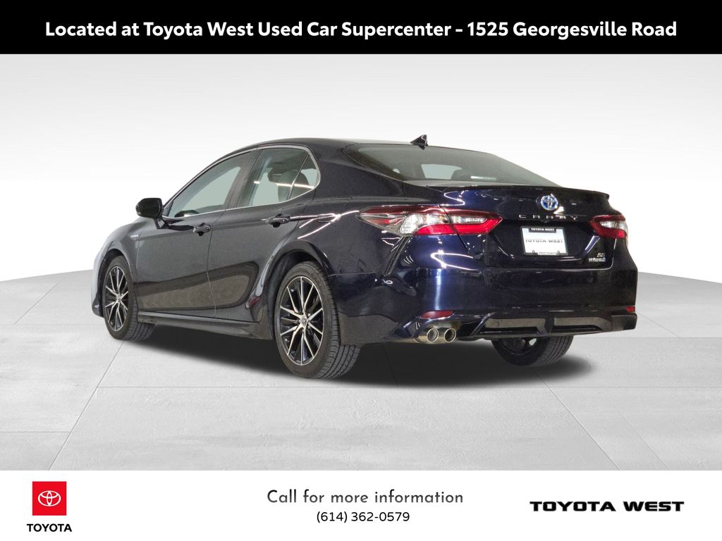 2021 Toyota Camry Hybrid SE photo 4