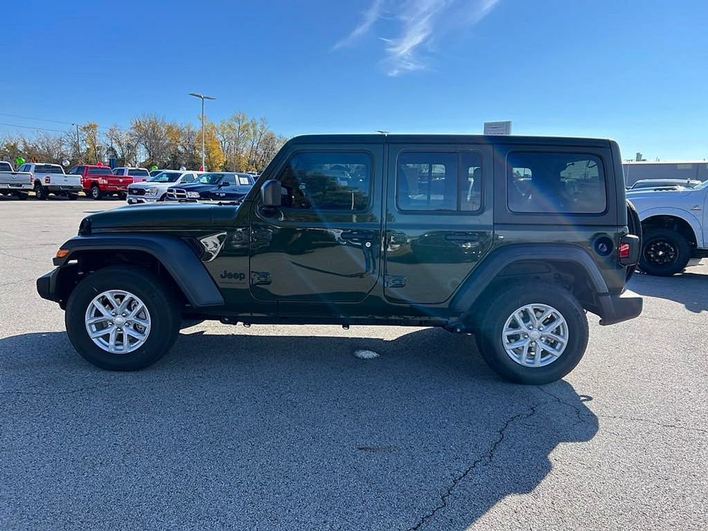 2023 Jeep Wrangler Sport S photo 4