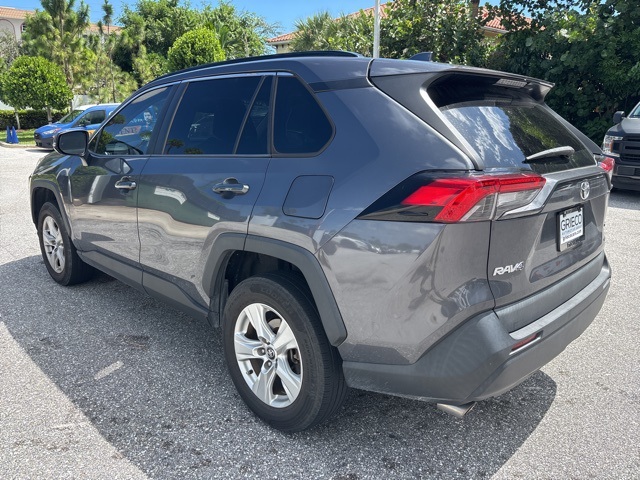 2020 Toyota RAV4 XLE photo 5