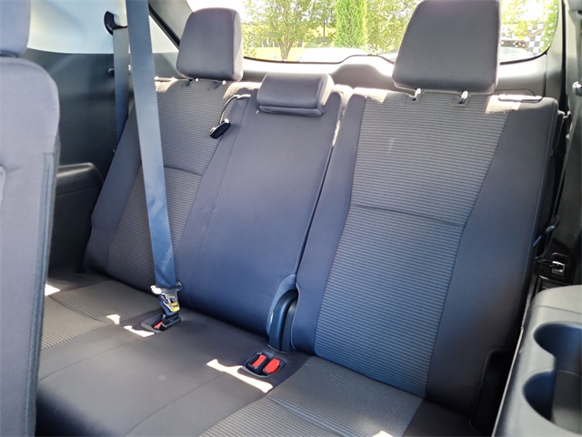 2021 Toyota Highlander LE photo 15