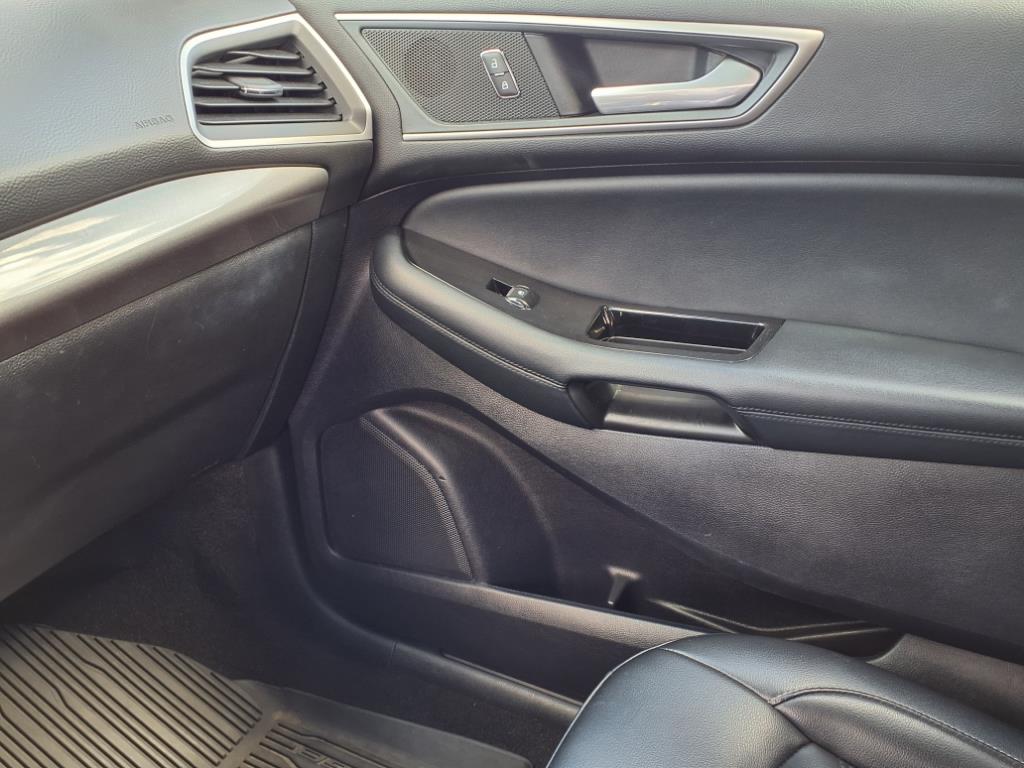 2019 Ford Edge SEL photo 26