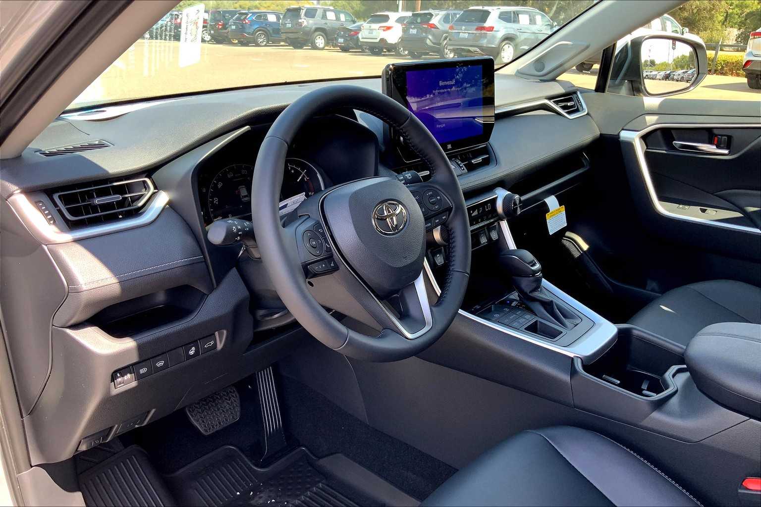 2025 Toyota RAV4 XLE Premium photo 7