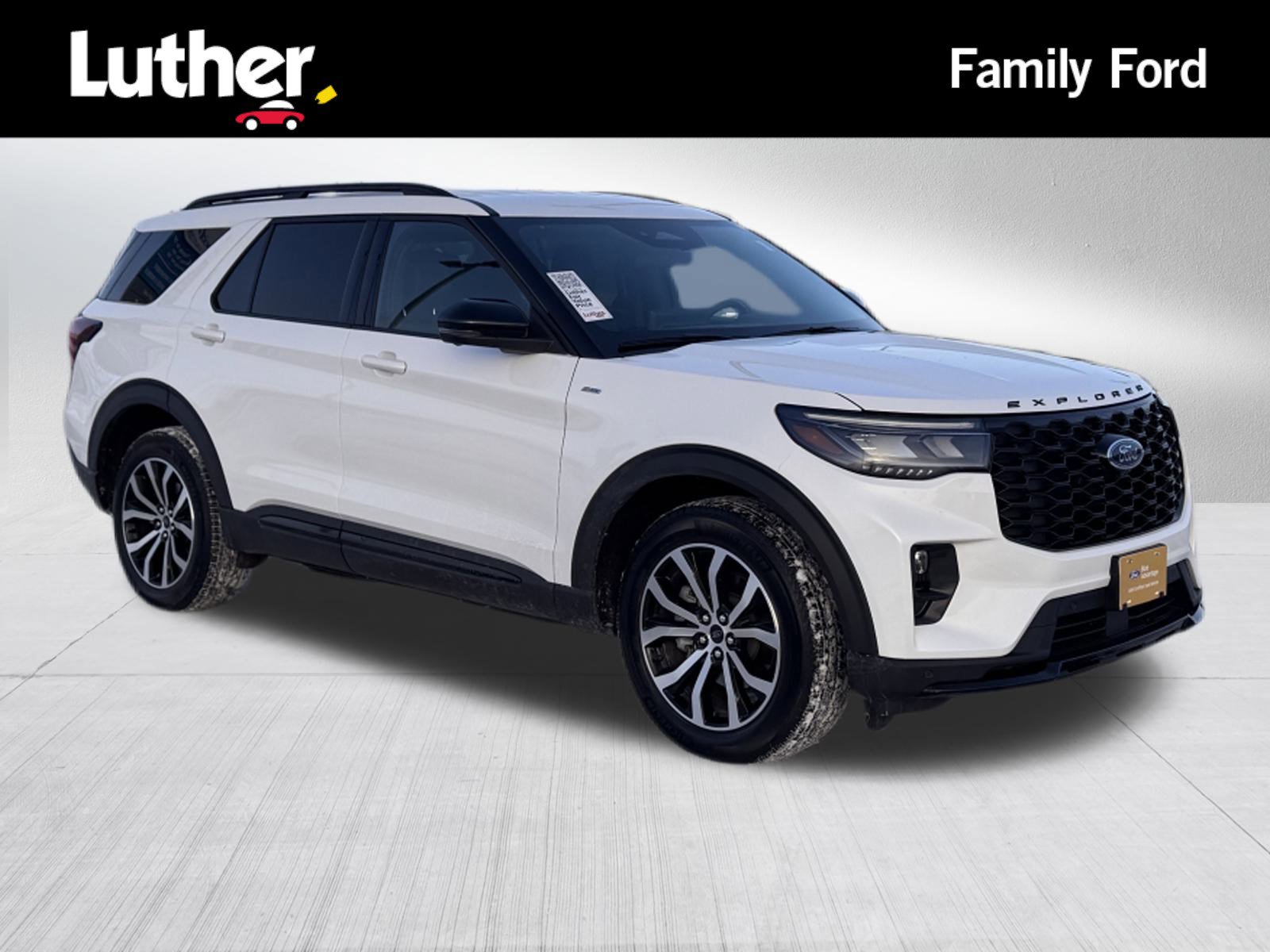 2025 Ford Explorer ST-LINE's photo