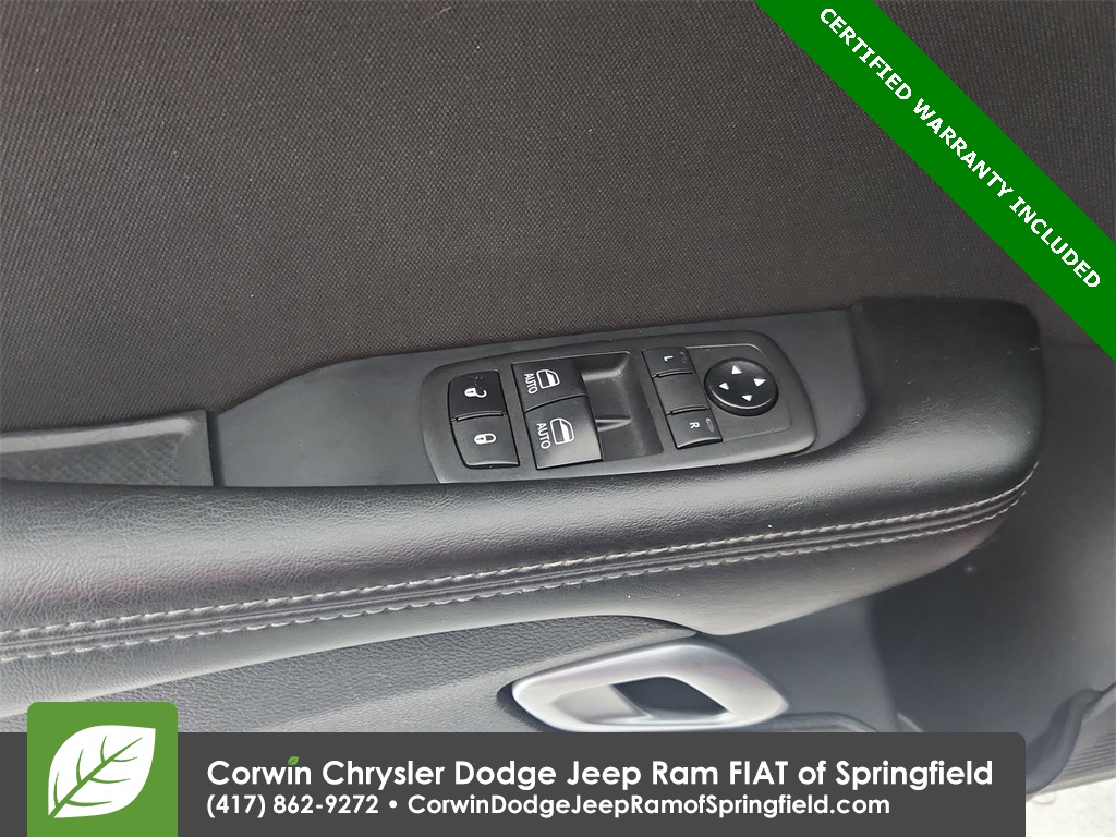 2021 Dodge Challenger R/T photo 4