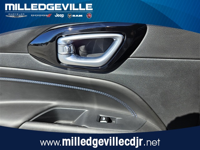 2026 Jeep Compass Latitude photo 2