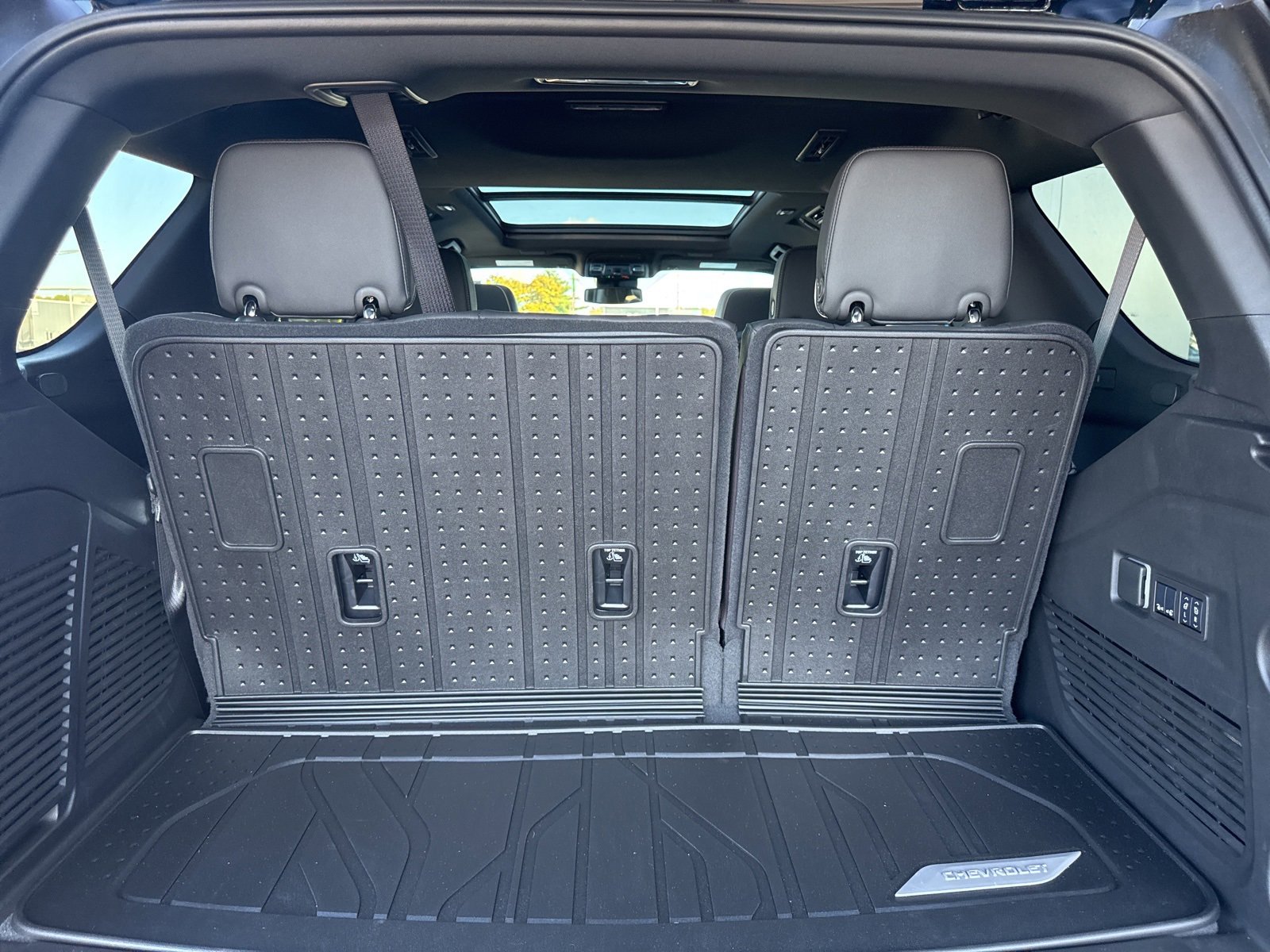 2025 Chevrolet Tahoe Premier photo 11