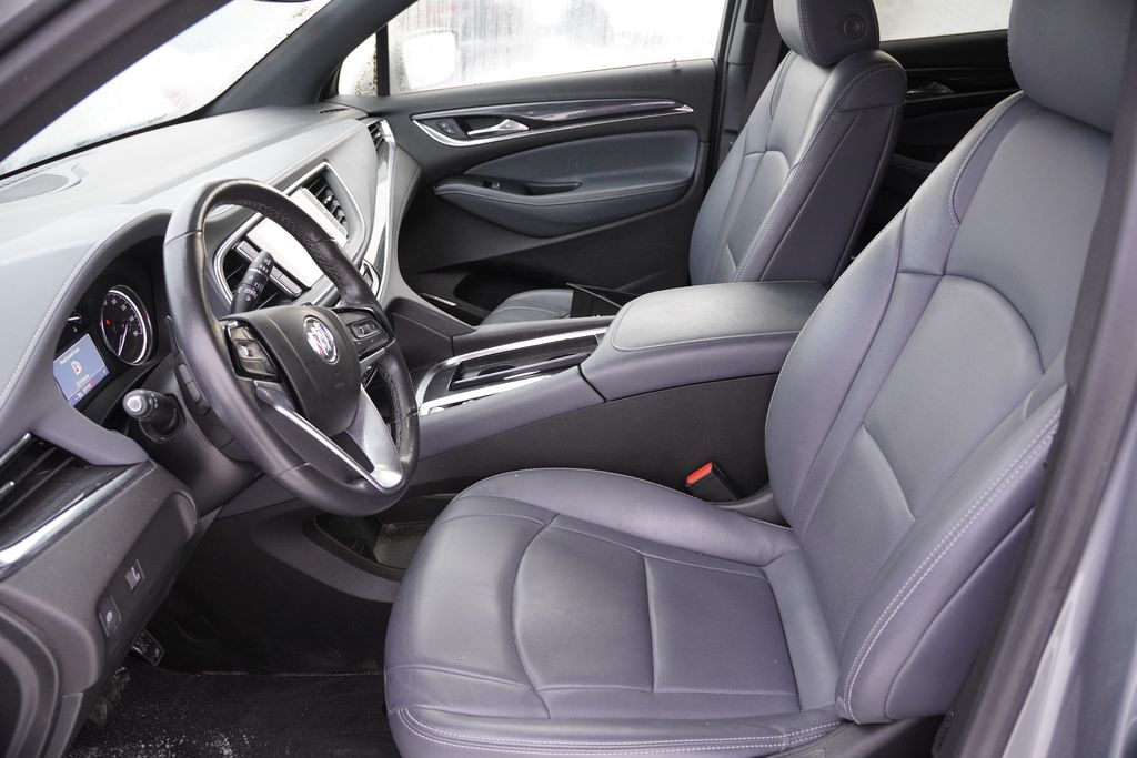 2023 Buick Enclave Essence's photo