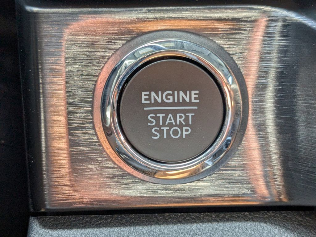 2025 Ford F-250 Lariat photo 30