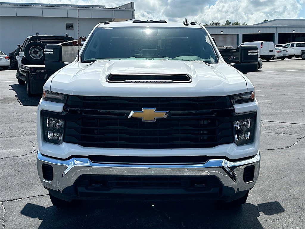 2024 Chevrolet Silverado 3500HD photo 2