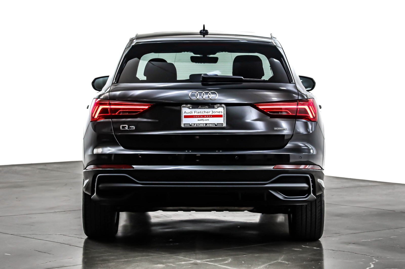 2024 Audi Q3 S line Premium Plus 45 TFSI photo 3