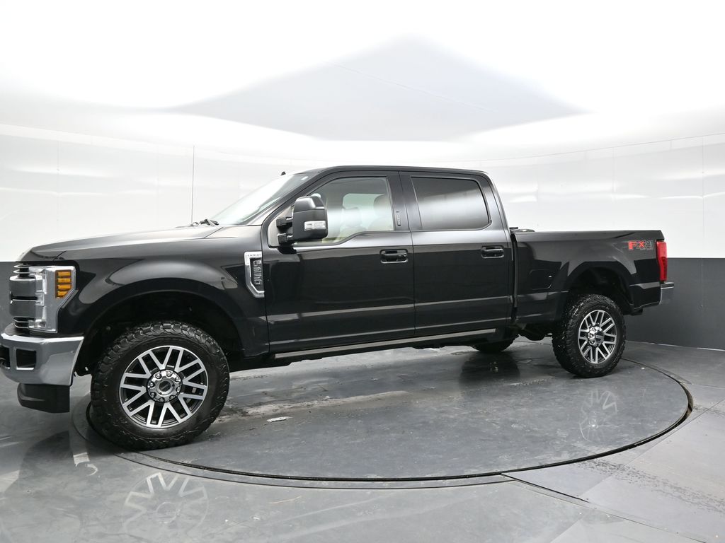 2019 Ford F-250 Lariat photo 2