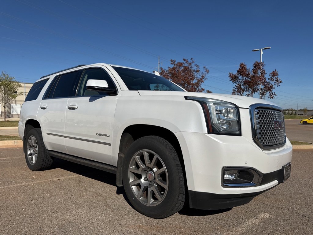 2017 Gmc Yukon Denali photo 2