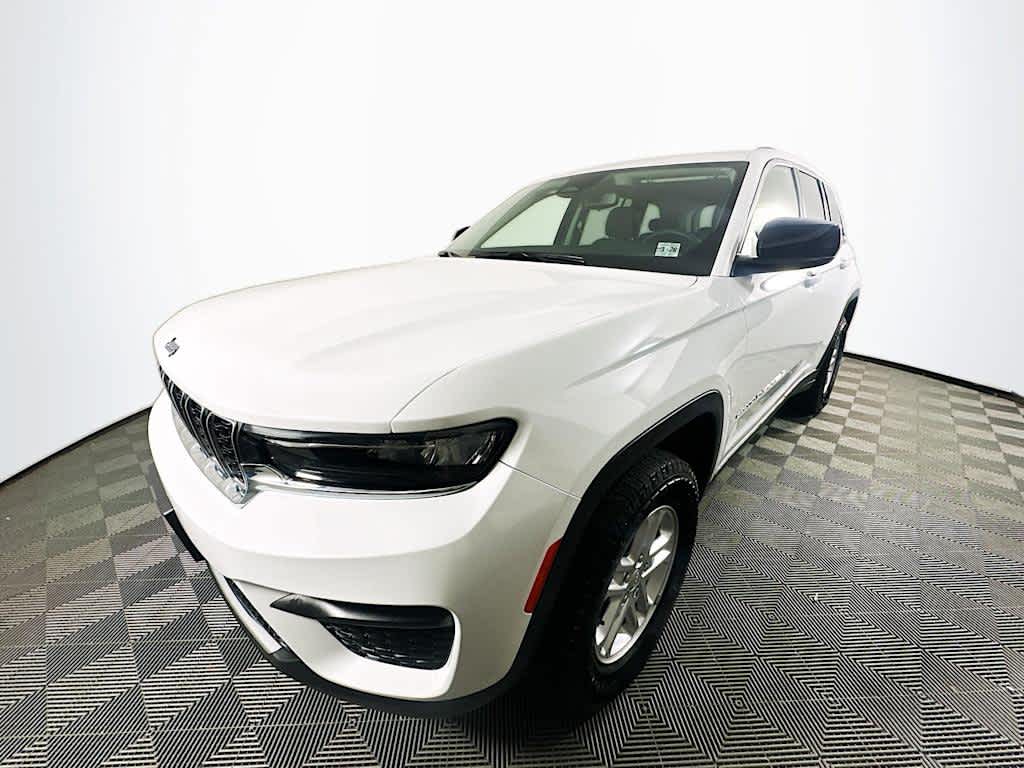 2023 Jeep Grand Cherokee Laredo's photo